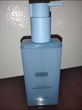 Versed The Purist Antioxidant Cleanser